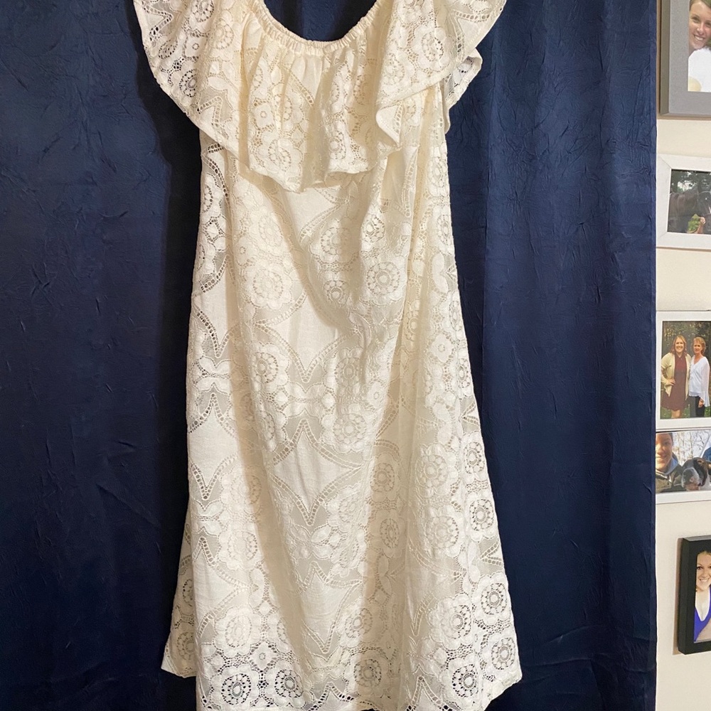 White lace dress